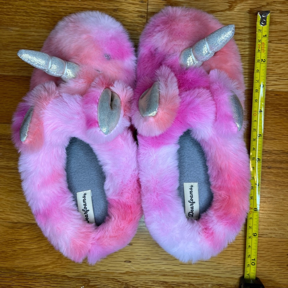 DearFoam kids slippers, Used